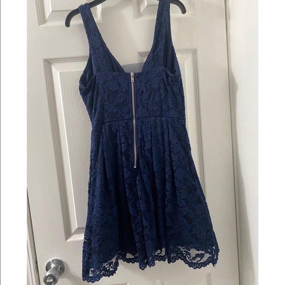 Beautiful dark blue dress. - Picture 3 of 3